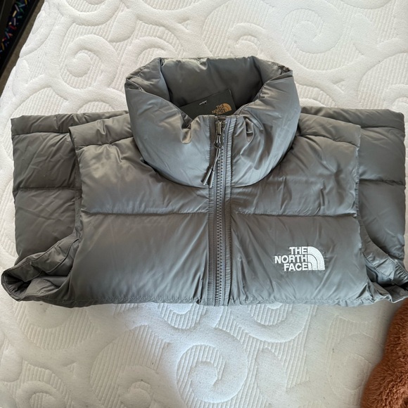 COPY - NWT WOMEN'S THE NORTH FACE HYDRENALITE DOWN PUFFER VEST - (crop vest) Sm… - Picture 10 of 10